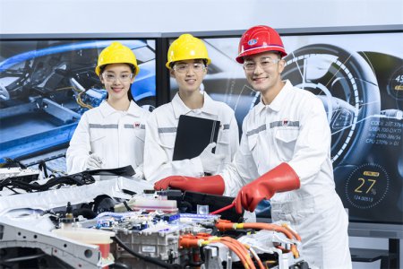 8月汽車銷量出爐，新能源汽車新車銷量市場(chǎng)占有率達(dá)32.8%！